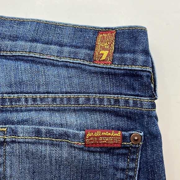 7 For All Mankind Straight Leg Mid Rise Size 26 - Picture 13 of 16